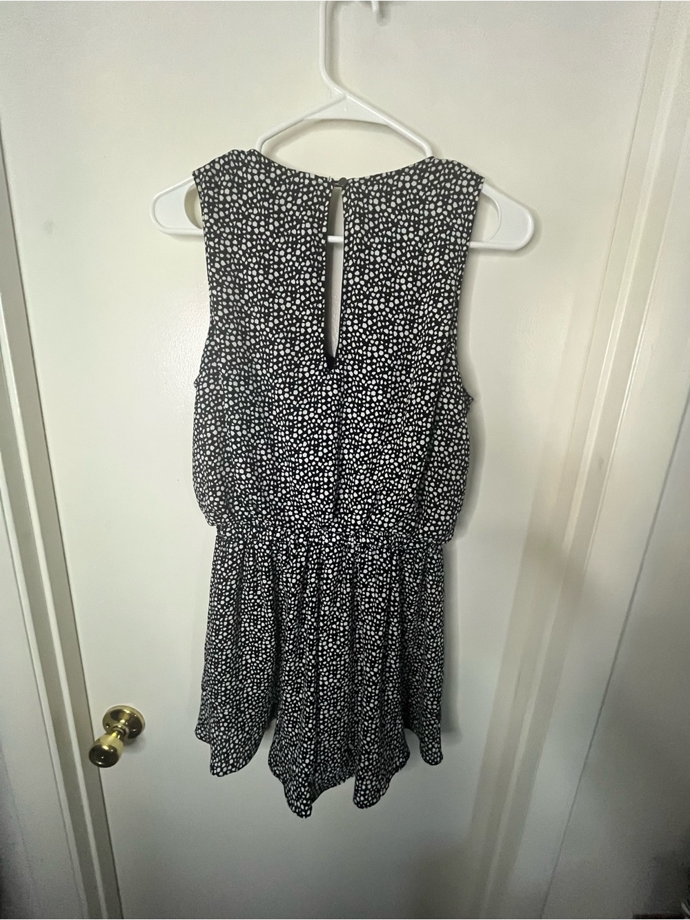 Women’s Black & White Printed Sleeveless Romper - Picture 3 of 5